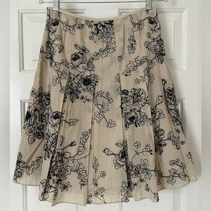 Ann Taylor Pleated Embroidered Cotton Skirt, size 4
